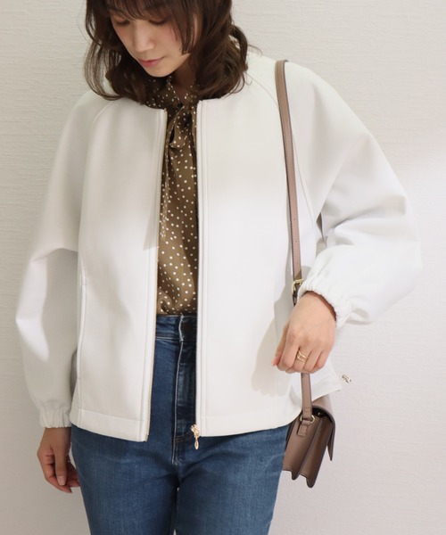 美品✨ベイジ ウエストギャザージャケット ノーカラー ブルゾン サイズ4 libelle more（リベル モア） ブルゾン アウター ダンボールポンチ