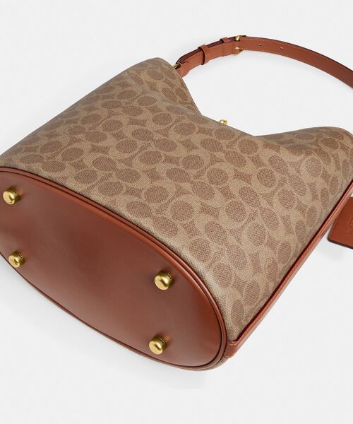 COACH シグネチャーキャンバスのウィローソフトバケットバッグ COACH｜【公式】ウィロウ ソフト バケット バッグ・シグネチャー