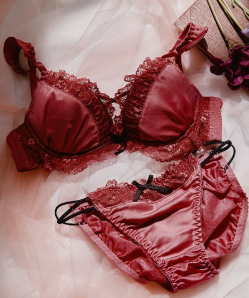 【未使用品】MARUKO ブラジャー ショーツ キャミソール 3点セット レッド 未使用品】MARUKO ブラジャー ショーツ キャミソール 3点セット