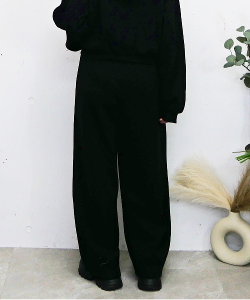 【新品未使用】wmmwジャージパンツwhatmeemeewantsロゴ入販売終了 FUN スウェットパンツ ジャージ ストーンロゴパンツ レディース