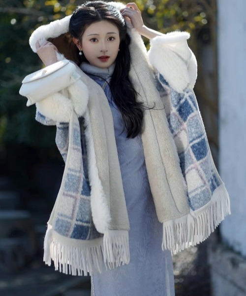 gossip!ロサンゼルス ポンチョ Y2Kガーリーふわふわフード付きケープ