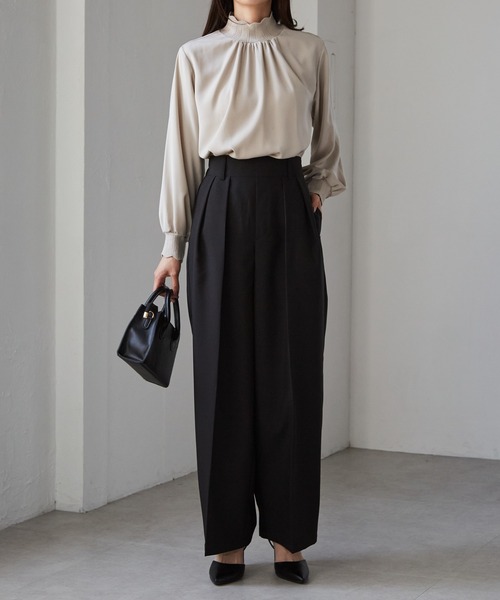 ほぼ新品) louren satin gather sleeve ブラウス 新品】louren / SATIN GATHER SLEEVE BLOUSEの通販 by suzu's