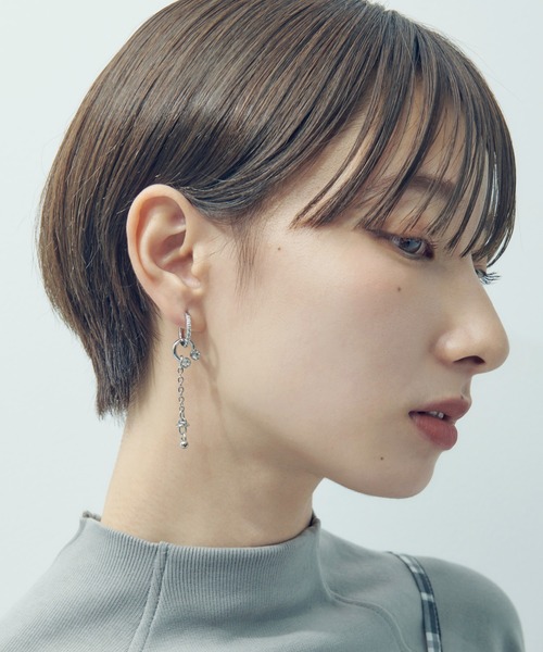 パール ロゴチャーム ピアス Dior ロゴチャーム パールイヤリング Dior パールとロゴチャーム ピアス