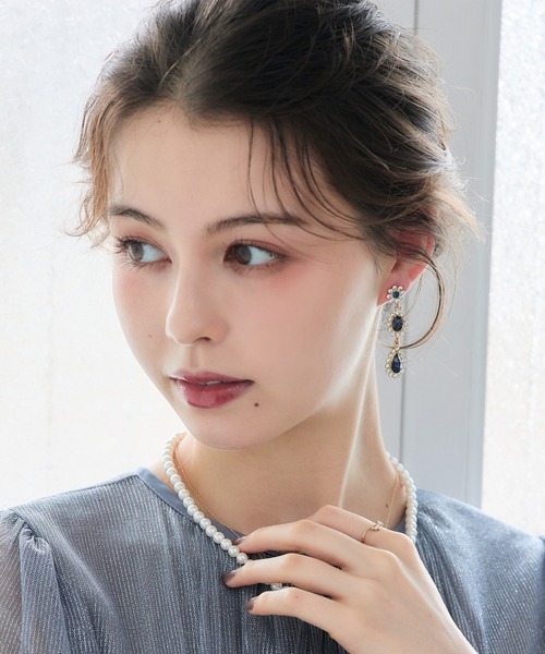 Jolie Toujours（ジョリトゥジュール） ピアス 3連フラワービジュー