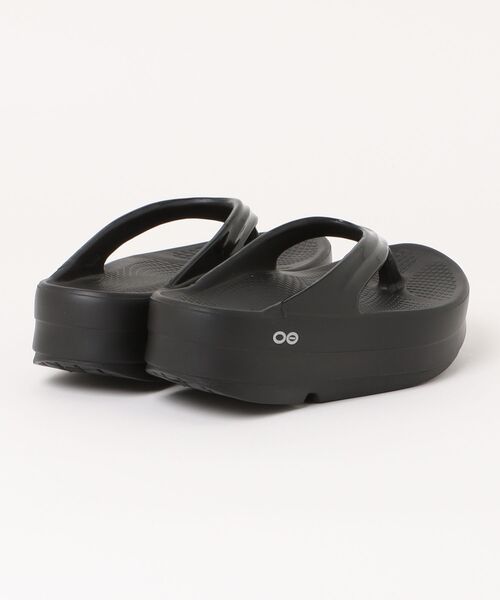 ウーフォス ウーメガ 23 センチ ブラック OOFOS（ウーフォス） ウーメガ 厚底 サンダル OOFOS OOmega-Black