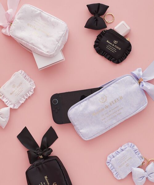 Maison de FLEUR（メゾンドフルール） ポーチ ブランドロゴスイッチ2用