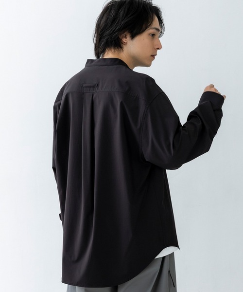 シャツ +phenix(プラスフェニックス)SEAM POCKET BAND COLLAR SHIRT / シームポケット バンドカラーシャツ メンズの画像