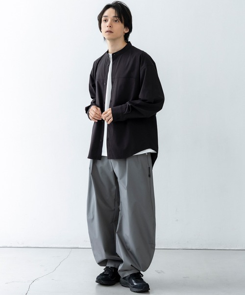 シャツ +phenix(プラスフェニックス)SEAM POCKET BAND COLLAR SHIRT / シームポケット バンドカラーシャツ メンズの画像