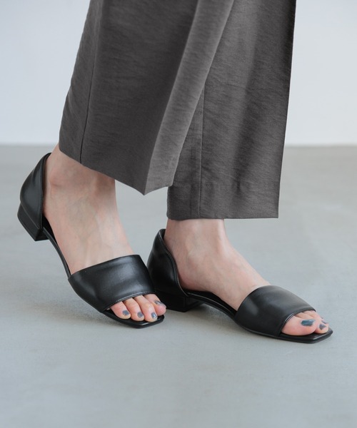 カジュアルな中に品格を宿す【Off White】グラフィック サンダル still90s_shower_sandal-300x300.jpg