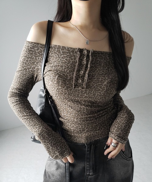 ★LEONARD★レオナール★M★レオパード柄 VネックTシャツ★後ファスナー有 ☆LEONARD☆レオナール☆M☆レオパード柄 VネックTシャツ☆後
