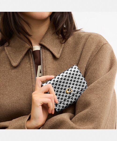 M*様 【新品未使用タグ付き】COACH 財布　ハート型 COACH（コーチ） 財布 ミラ スモール フラップ ウォレット・ハート