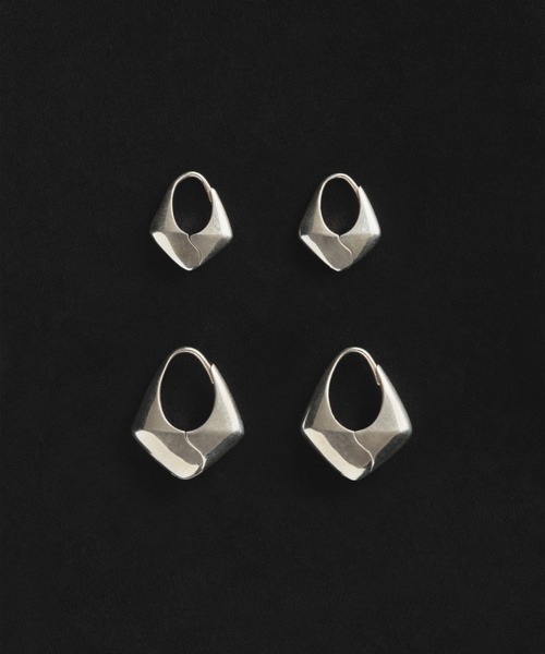 SOPHIE BUHAI ピアス large SOPHIE BUHAI ピアス Large Pyramid Hoops レディース メンズ