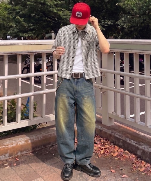 SPINNS（スピンズ） ワイドパンツ ジーンズ フェード加工ダブルニー