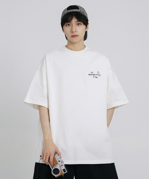 tシャツ 「NIGHTEEN AUTUMN」落書きペイント風デザイン