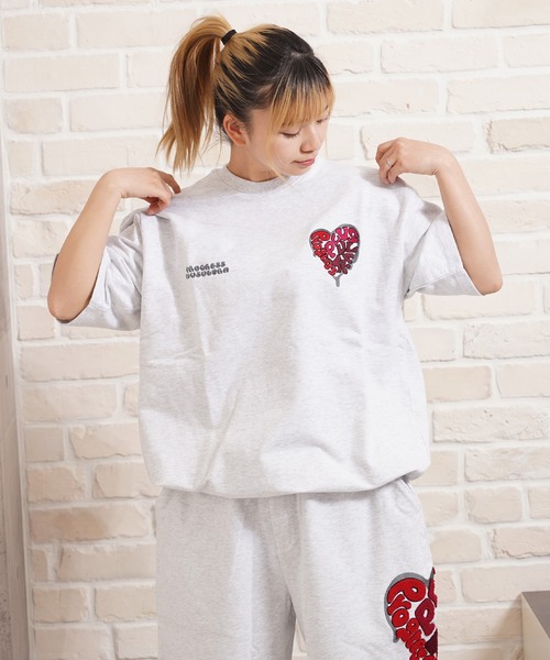 イタリア製 刺繍装飾スウェットTシャツ SWEAT TOP ユニークな刺繍デザインと快適な着心地が特徴のスウェット