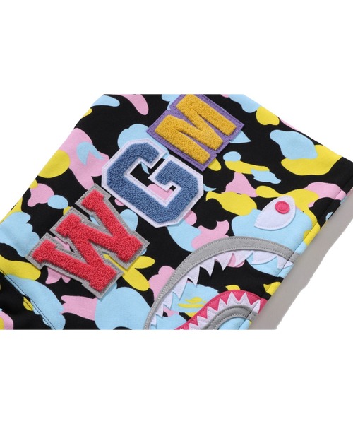 A BATHING APE（アベイシングエイプ） パーカー NEW MULTI CAMO SHARK