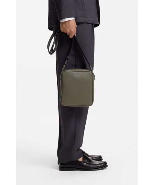 BOSS（HUGO BOSS） ショルダーバッグ レポーターバッグ レタリングロゴ