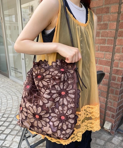 HEY! Mrs ROSE ヘイ！ミセスローズ バッグ アイボリー HEY! Mrs ROSE(ヘイ！ミセスローズ)Handkerchief BAG