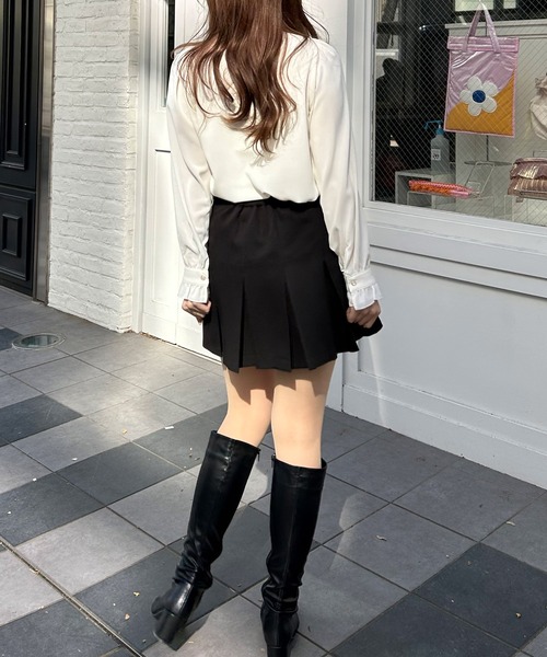 FEKETE ボウタイフリルシャツブラウス FEKETE（フェケテ）の「BOWTIE FRILL SHIRT BLOUSE / ボウタイ