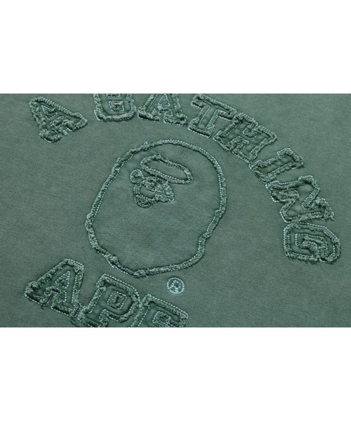 【A BATHING APE】3色展開 WASHED EFFECT COLLEGE PATCH SWEAT A BATHING APE® Washed Effect College Patch Relaxed Fit