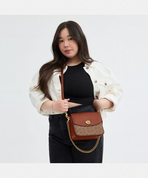 COACH キャシー クロスボディバッグ 19・シグネチャーキャンバス キャシー クロスボディ バッグ 19・シグネチャー キャンバス