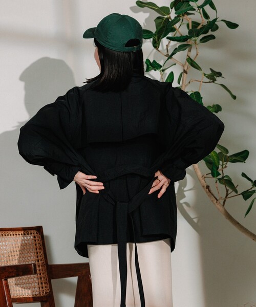 極美品⭐️ブラックコムデギャルソン ショートトレンチコート 光沢感 黒 Mサイズ セール】 ショート トレンチコート （トレンチコート）｜COMME CA MEN