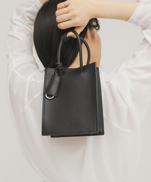 KBF（ケービーエフ） ハンドバッグ チャーム付きスクエアミニBAG