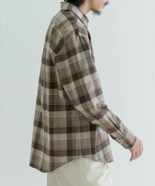 「URBAN RESEARCH」 長袖シャツ LARGE オフホワイト メンズの画像