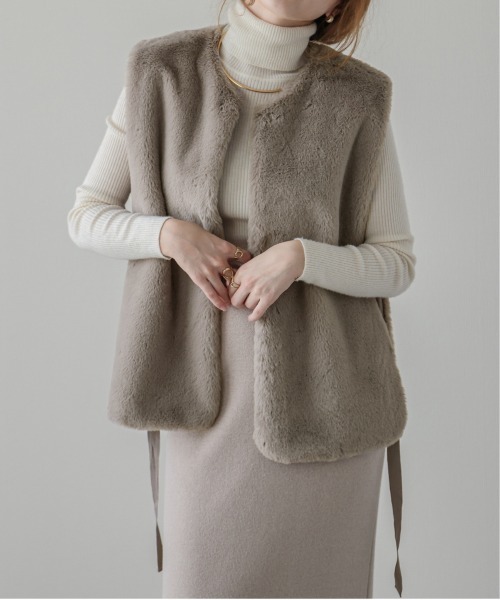 美品♡JILLSTUART♡ふわふわファーベスト ジレ グレージュ系 美品♡JILLSTUART♡ふわふわファーベスト ジレ グレージュ系