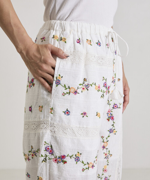 Freada（フリーダ） ワイドパンツ パンツ ドビー花刺繍×レースパンツ