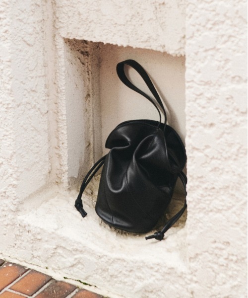 ル.べルニ Le Vernis ハンドバッグ LE VERNIS(ル・ベルニ)Sculpture bag S（ハンドバッグ）｜LE