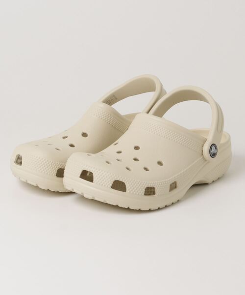crocs クロッグサンダル クリーム色*4 crocs（クロックス） サンダル CLASSIC/クラシック レディース メンズ