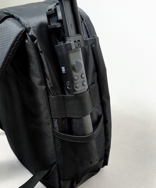 CALIFORNIA OUTFITTERS カメラ 8B46 防水仕様 大容量 コンパクト