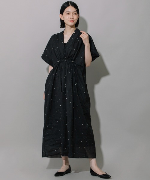 Mサイズ✭ワンピース 半袖 ブラック ウエストに透かし彫り設計ワンピース Vネックワンピース 半袖