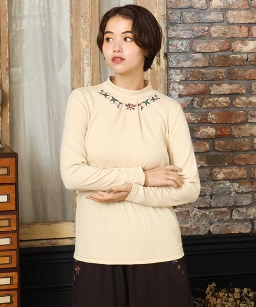 Jocomomola（ホコモモラ） tシャツ ベアスムース 配色刺繍カットソー