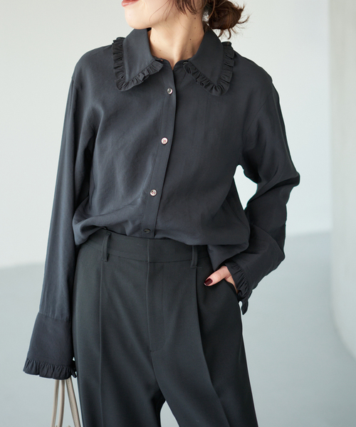 OUR フリルカラーブラウス【ブラック】 Spick＆Span（スピック アンド スパン） ブラウス シャツ 「WEB限定