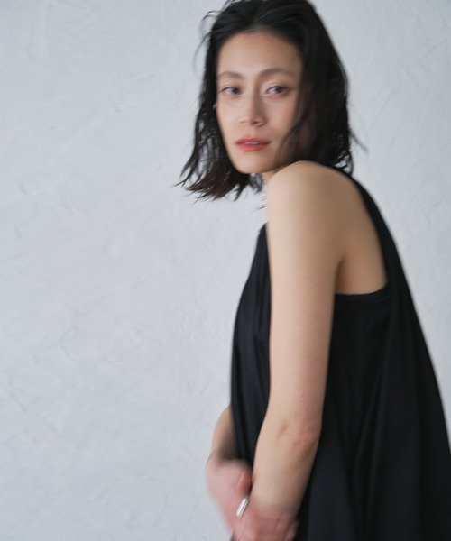 美品☆Audrey and John Wad ノースリーブワンピース タックデザインノースリーブワンピース -手洗い可-（ワンピース
