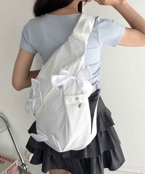 シルバー Classic Bow ボディバッグ シルバー Classic Bow ボディバッグ