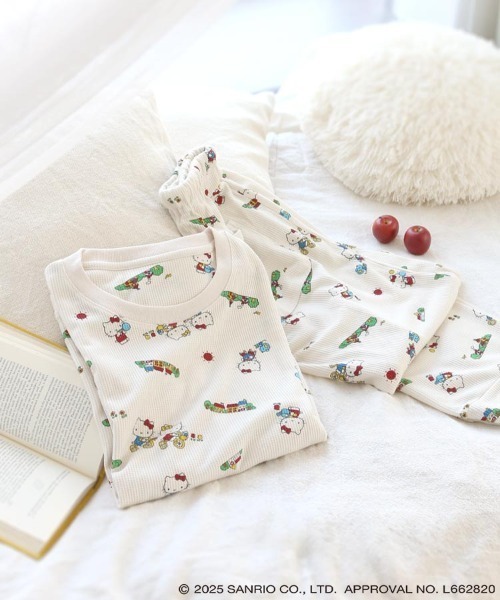 sanrio（サンリオ） パジャマ ルームウェア ハローキティワッフル