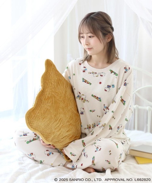 sanrio（サンリオ） パジャマ ルームウェア ハローキティワッフル