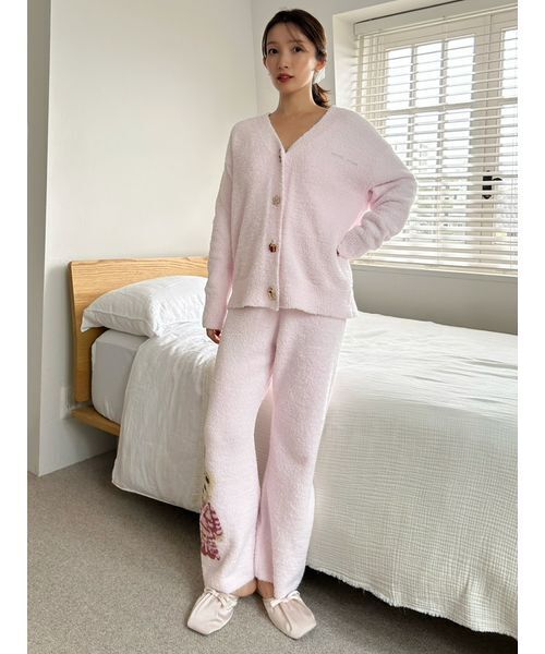 人気完売品　美品　スナイデルホームホリデーベア ピンク 上下セット SNIDEL HOME パジャマ ルームウェア 「WEB限定」「Steam Whip