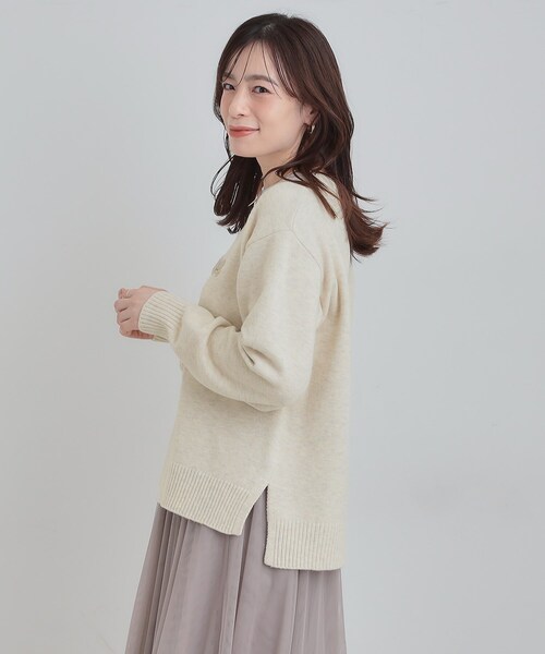SHOO・LA・RUE（シューラルー） ニット セーター 「S-LL/洗濯機可 スピラルロゴ ニットセーター クリーム色