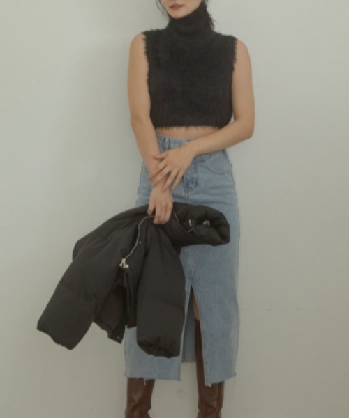 ACYM アシーム Bulky nosleeve トップス　ベージュ ACYM(アシーム)の「Nosleeve volume frill ブラウス」 - PARTE