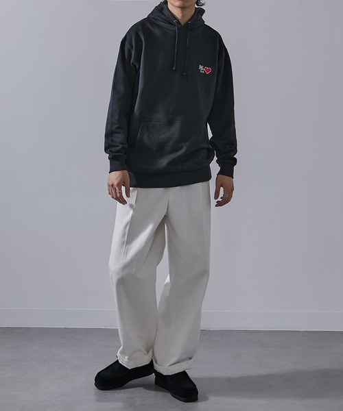 MAISON CLUB（メゾンクラブ） パーカー 「MAISON CLUB」ワンポイント