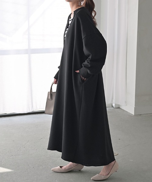 HUG.U（ハグユー） ワンピース 深V抜け感スウェットワンピース