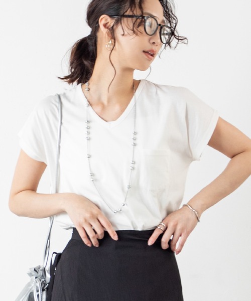 tシャツ 「汗ジミ防止＆UVカット」さらっと1枚で決まる！大人の品と機能が光るVネックTシャツ！フレンチスリーブで華奢見えを叶えながら、快適な着心地と | MILLION CARATS | 25