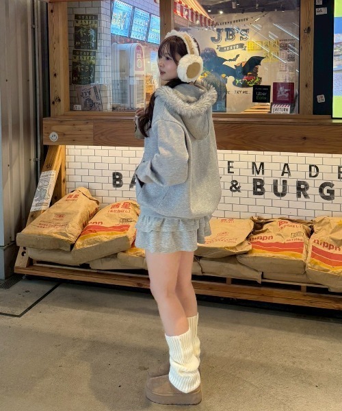 continuer de NICE CLAUP パーカー ラメキラキラファーパーカー