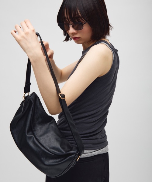 TONER ショルダーバッグ バッグ カーブボディバッグ/ショルダーバッグ
