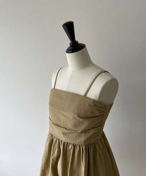 美品　ランクリック　ranclicロンパース　ベージュ 美品 ランクリック ranclicロンパース ベージュ Seraph】スタイ付き