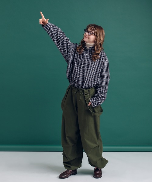 「MUHET」 長袖シャツ LARGE オフホワイト レディース